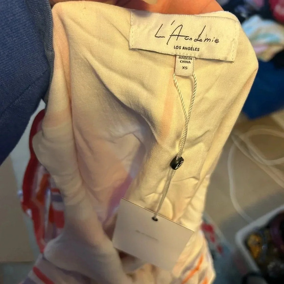 NWT L’ACADEMIE STRIPED OFF SHOULDER RUFFLE BLOUSE - Picture 4 of 5